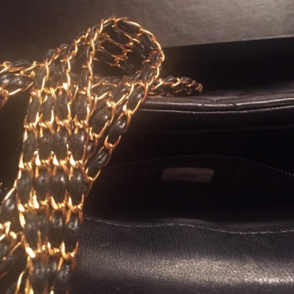 RARE! Authentic CHANEL Crossbody bag - Picture 4 of 5